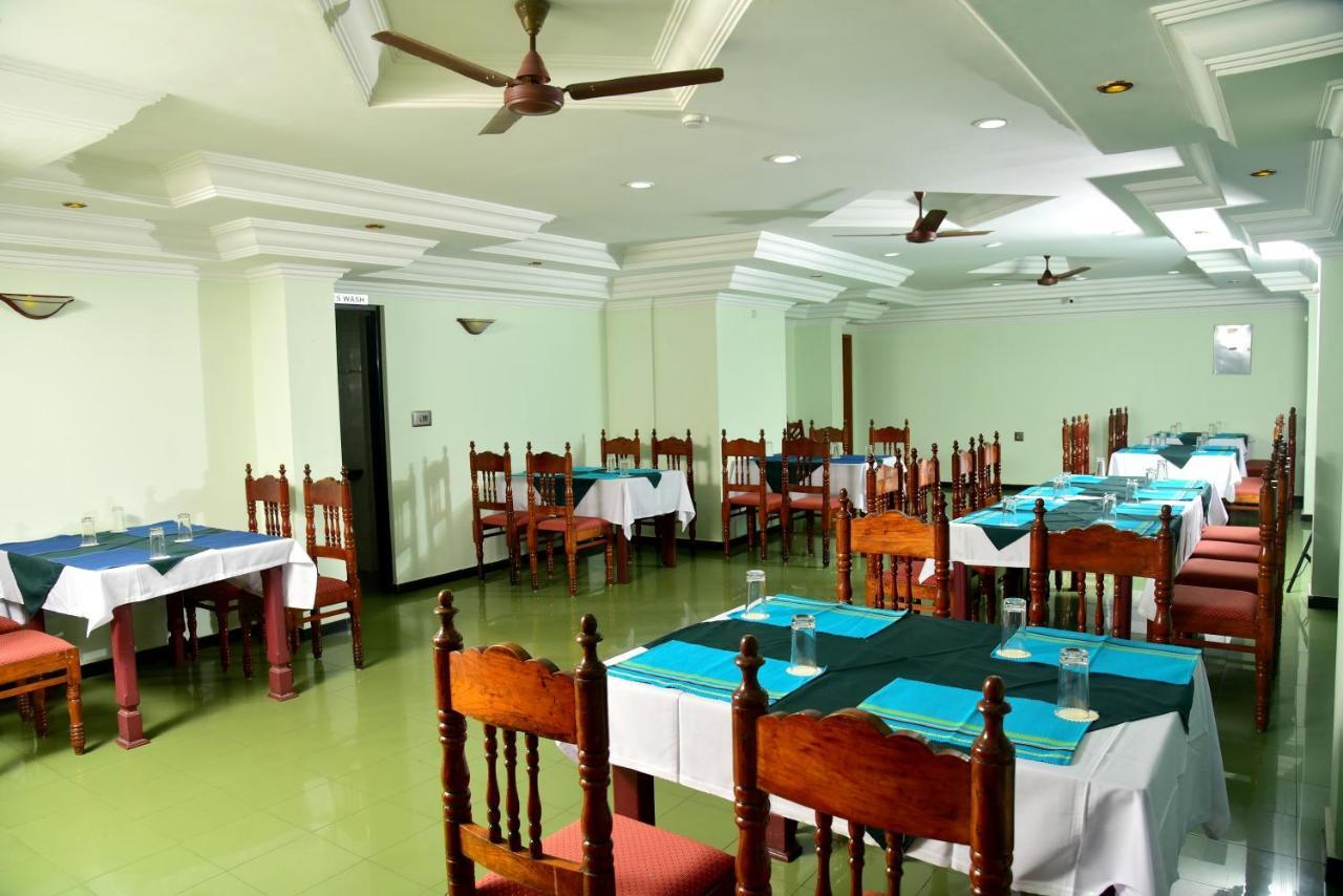 Hotel Kairali Towers Palakkad Kültér fotó